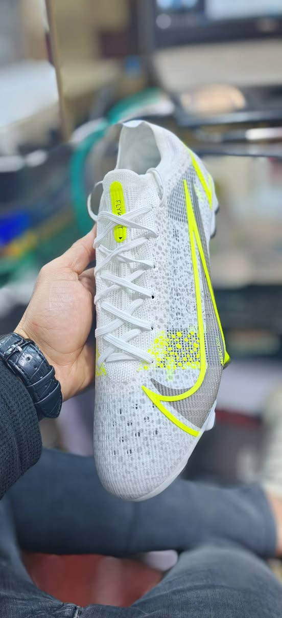 نايك ميركورال 
قياس 28cm 44 
بدون وزن 
السعر قيم  انت 
كربلاء حي الحر قرب مجمع ليمونه 
لايوجد توصيل فقط داخل كربلاء


**إذا كنت صاحب هذا الإعلان وتريد حذفه لأي سبب، رجاءا أرسل رسالة إلى الدعم الفني**