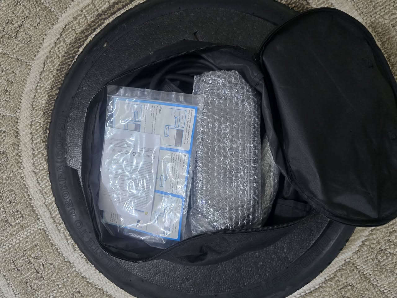 السلام عليكم عندي شاحنه بي واي دي  ٥ متر من ٨ امبير إلى ١٦ واي فايف تطبيق تشتغل على الهاتف بدون يرث اصليه من دكتور نبيل لشواحن سعرهه ١٨٥ الف عدي سبير مع الفلينه والعده كامل جديد فرشه دشبول مع فرشه خلفيه سيل ٥ مع جلاتين فرس ٣ قطع سيل ٥ عنواني بغداد الشعب *********** السعر جوه السوك

