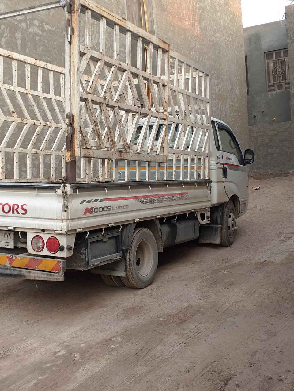 السلام عليكم
كيا بنكو 4000 مفتوح مودبل 2020
سياره ماشيه 338 الف
مكينه لاتنقيص ولا تبخير مكينه جديده
اكسله مبدل
كيره مفتوح
سياره جاهزه عالأخير
داخله رصاصي 
محجر وتحويره 14 وستدات 27 وتانكي 100 سياره جاهز للشغل تبريده شغال ثلج 
السعر 155 وبيه مجال 
مكاني الفلوجه
***********
***********
