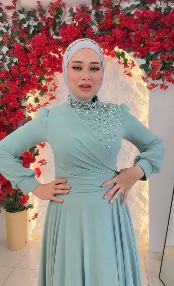 طقم قطعتين خامه دابل + حزام ايطالي كوالتي عالي
فستان مناسبه شيفون مبطن / ودابل ايطالي

سعر القطعه  38 الف

القياسات 38 40 42 44 46 48

توصيل 5 الاف بغداد, العراق


**إذا كنت صاحب هذا الإعلان وتريد حذفه لأي سبب، رجاءا أرسل رسالة إلى الدعم الفني**