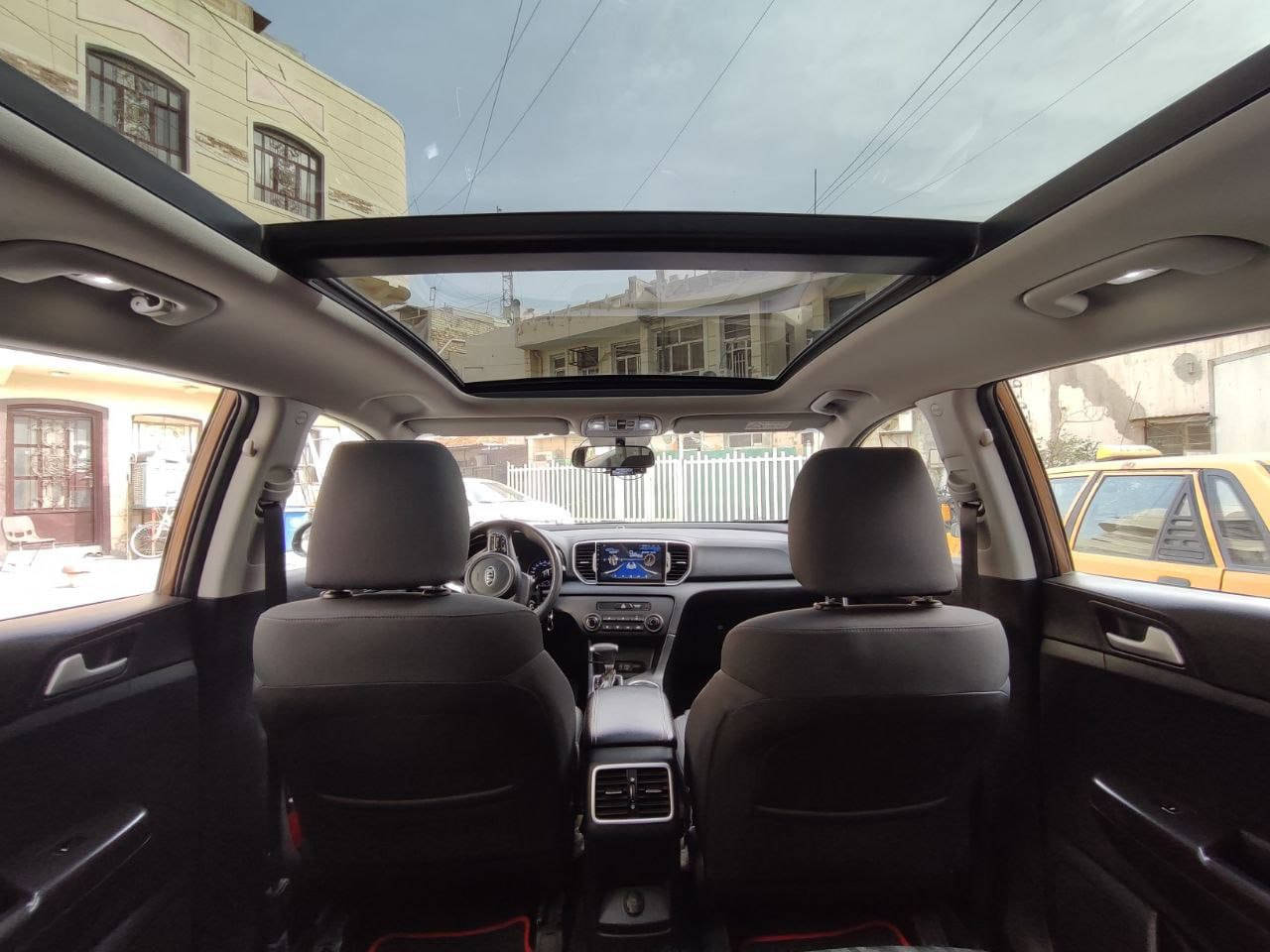 السلام عليكم
كيا سبورتج 
 موديل 2017
ماشية 70 الف حقيقي 
موصفاتها : بانورمار 
مكينة 1600 
لد نهاري  + بك لايت LED 
لايت ضباب
ويل كب 19
تحكم ستيرن فول مع تحكم بلوتوث
قطعتين تبريد امامي خلفي 
لايت اوتو
نضام منحدرات
5 ويل كب 
شاشة اعطال
بانوراما 
مري طي أوتو 
اشيار بل مري 
دبل اسويج مال شركة 
سياره فول عده البصمه او الجلد 
رقم اربيل سنويه او هزه جديد باسمي تحويل مباشرة 
السعر 168 اوبيه مجال قليل 
للتواصل *********** بي واتساب
