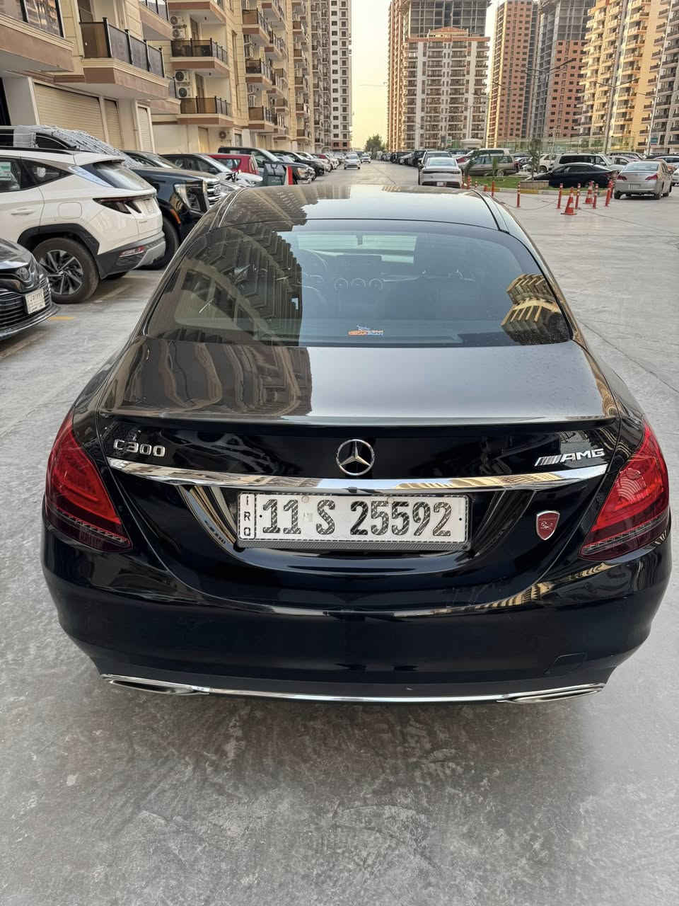 السلام عليكم
مارسدس C300موديل ٢٠٢١ للبيع او للمراوس 
السياره فول مواصفات جديده بدون اي نقص 
ماشيه ٣٩ الف ميل 
السياره وارد امريكي بيها حادث حافه البنيد بدون اي ايرباك 
رقم بغداد باسمي 
مواصفات ال C300معروفه 
مكان السياره بغداد المنصور 
للاستفسار *********** 
تحياتي
