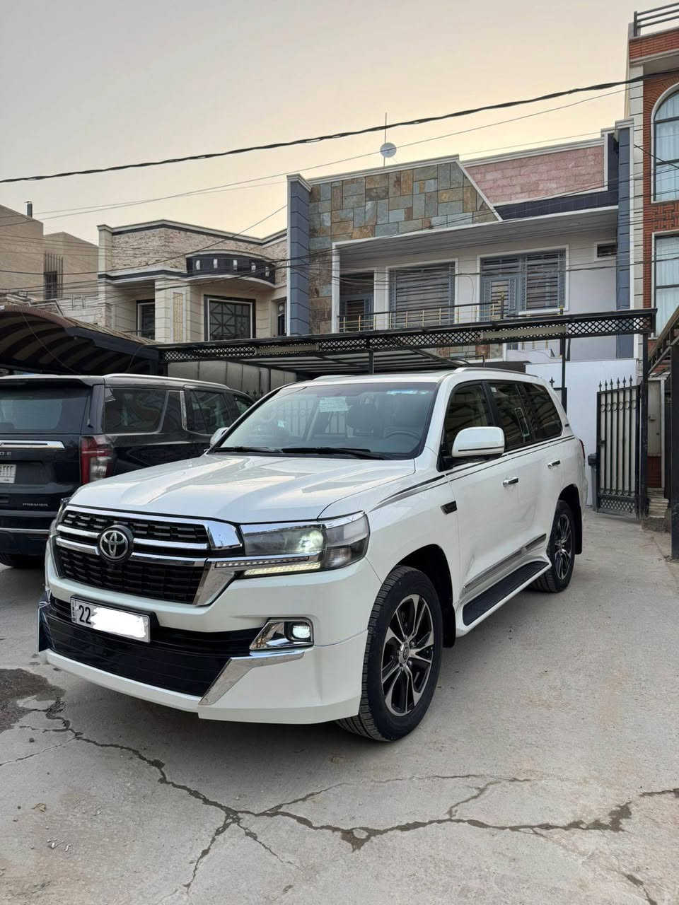 انضف وارخص لاندكروز 2021 بالعراق شركات باب اول مكفوله 
وبالحقيقه احلى من الصور مكفولة
 من الضرر والصبغ جديده جدا فقط 
ملاحضة زغيره من ضمن الصور 
8 ايرباك كراسي كهرباء حساس امامي خلفي 
3 شاشات سلايد روف جنطة كهرباء 

🛑 السعر سوي تعليق يصل مباشرة 🤖 

ماشيه 43 الف مكينه 6 سلندر
رقم اربيل تحويل ثاني يوم السياره بدون اي ملاحضات
للمشتري مكان السياره بغداد 

رقم صاحب السيارة 
***********
***********
