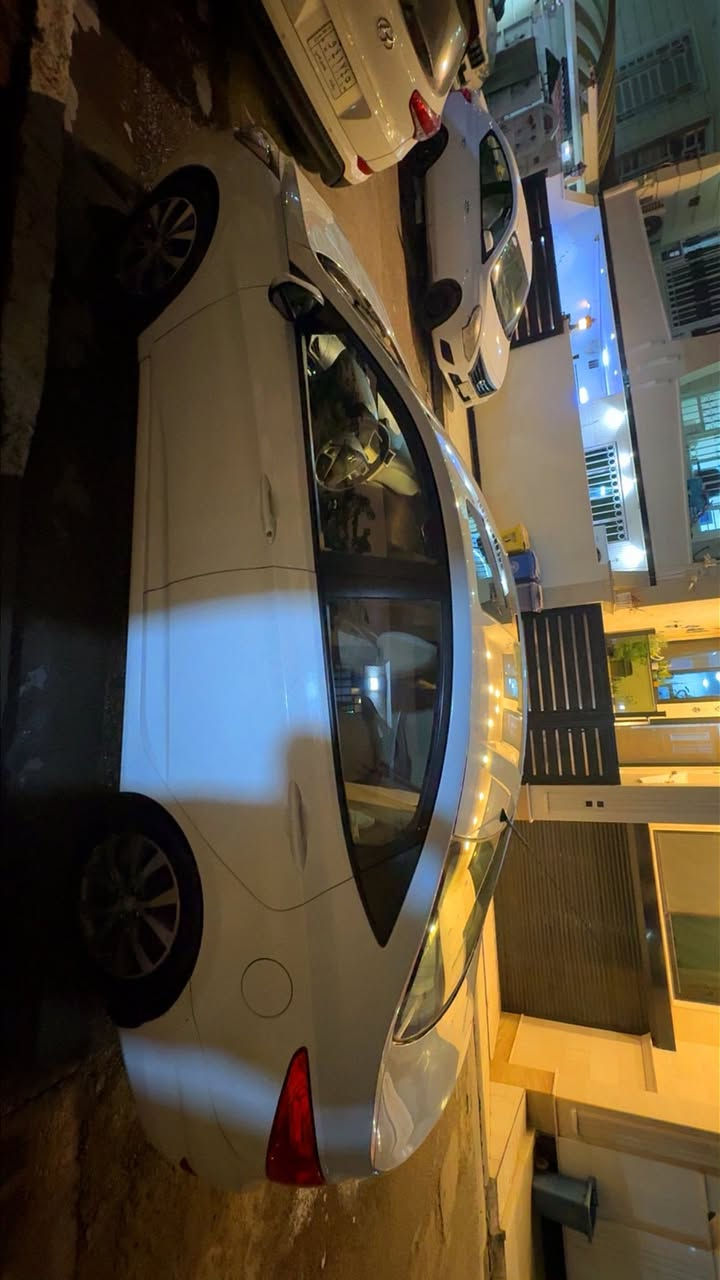 اكسنت موديل ٢٠١٥ ماشيه ١١٩٦٩ سياره نضيفه كلش موجوده صورها ومرتبه وكامله مكمله  بيها قطعه وحده مكانها بغداد زيونه لاستفسار ***********
