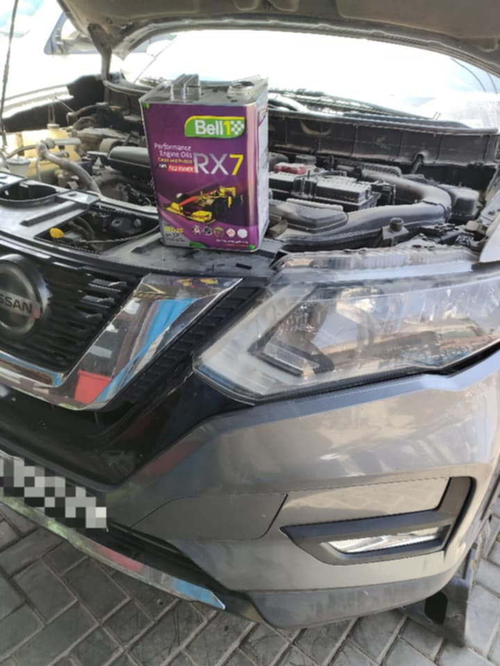 زيوت بيل 1 (Bell 1) هي زيوت محركات تخليقية بالكامل (Fully Synthetic) ذات جودة عالية، تصنع في سنغافورة بتقنية أمريكية ، متطورة، وتعتبر مثالية للمحركات الحديثة، ذات الشحن التوربيني، والسيارات اليابانية، الكورية، الأمريكية، والأوروبية. توفر حماية فائقة ضد التآكل وتنظيفاً للمحرك، وتتوافق مع أعلى تصنيفات معهد البترول الأمريكي (API SP/SN). أبرز مميزات وخصائص زيوت Bell 1: تخليقية بالكامل: توفر أداءً ممتازاً وثباتاً في درجات الحرارة العالية والمنخفضة.حماية متقدمة: تقليل الاحتكاك والتآكل، مما يطيل عمر المحرك.نظافة المحرك: تحتوي على إضافات تنظيف تمنع تكون الرواسب.توفير الوقود: مصممة لتحسين كفاءة استهلاك الوقود.مناسبة للسيارات الحديثة: توافق معايير API SP/ILSAC GF-6A و API SN.مدى تشغيل طويل: توفر فترات تغيير زيت ممتدة تصل من 8,000 إلى 12,000 كم. المنتجات واللزوجات المتاحة:توفر Bell 1 مجموعة واسعة من زيوت المحركات والتروس (Gear Oil) بلزوجات مختلفة مثل
:
​(0W-16)
(0W-20)
(5W-20)
(5W-30)
(10W-30)
(5W-40)
(10W-40)
الوكيل والموزع المعتمد 
ورشة المهندس مصطفى لصيانة السيارات 
بغداد المشتل الشارع العام قبل تقاطع الاجراس


**إذا كنت صاحب هذا الإعلان وتريد حذفه لأي سبب، رجاءا أرسل رسالة إلى الدعم الفني**