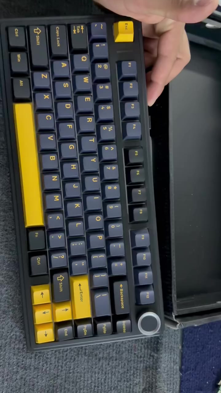 F75 
السعر 50 الف على اول تم


**إذا كنت صاحب هذا الإعلان وتريد حذفه لأي سبب، رجاءا أرسل رسالة إلى الدعم الفني**