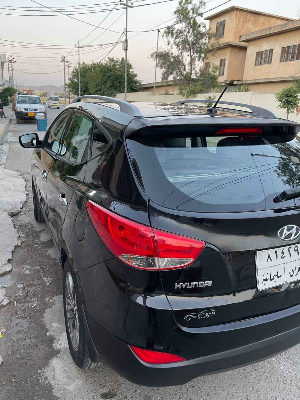 سەیارەکە فول limed 
مۆدێل 2010 پانۆڕاما و بەسمە 
سەنەوی نوێیە بەناوی خۆمەوەیە
تەنها دوو پارچەی دواوەی بۆیاغە 
تەنها 160 هەزار ڕوشتووە
نرخی 127$
بۆ پەیوەندی ***********
شوێن/ڕانیە ، حاجیاوا رانية, السليمانية
