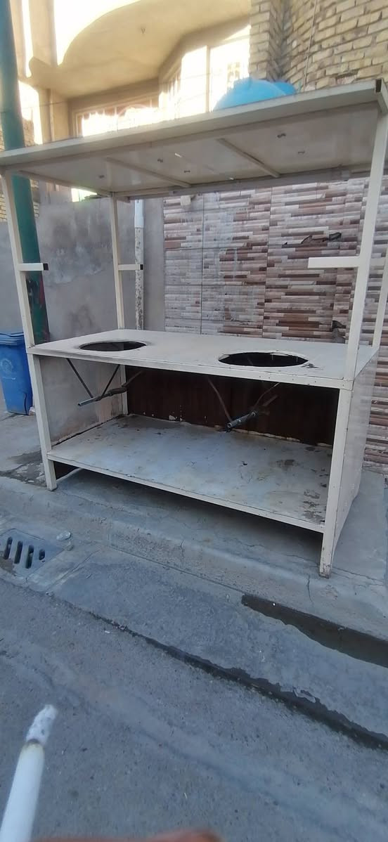 السلام عليكم ميز للبيع مرتب ونضيف جدا تفصال درجه اولى يرهم عصائر او اكلات سريعه سعره 250 سبب البيع ماعندي امكانيه افتحه ***********
