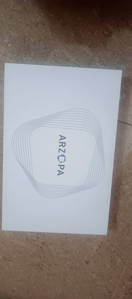 شاشة arzopa z3fc
للبيع السعر 200الف قفل 

مواصفات الشاشة 

حجم الشاشة: 16.1 بوصة

الدقة: 2.5K QHD 

معدل التحديث (Refresh Rate): يصل إلى 180 هرتز (عبر منفذ USB-C)، ويدعم حتى 144 هرتز عند التوصيل عبر منفذ HDMI

ماذا يأتي مع 

​شاشة ARZOPA Z3FC.
​حقيبة حماية وحمل (Sleeve Bag).
​كابل مخصص للعرض والطاقة (USB-C إلى USB-C مع زاوية 180 درجة مريحة في التنظيم).
​كابل طاقة إضافي (USB-C إلى USB-C).
​كابل تحويل من HDMI إلى Mini HDMI.

للاستفسار اكتب تعليق 💬


**إذا كنت صاحب هذا الإعلان وتريد حذفه لأي سبب، رجاءا أرسل رسالة إلى الدعم الفني**