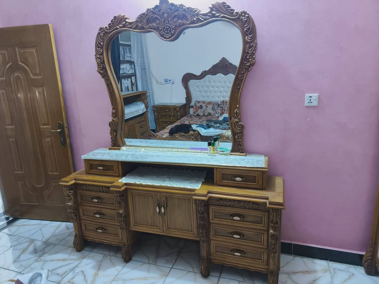غرفه عراقية صاج تكمه بوب سلايت للبيع سعره مليونين وبيها مجال 
للاستفسار اتصل على الرقم ***********
