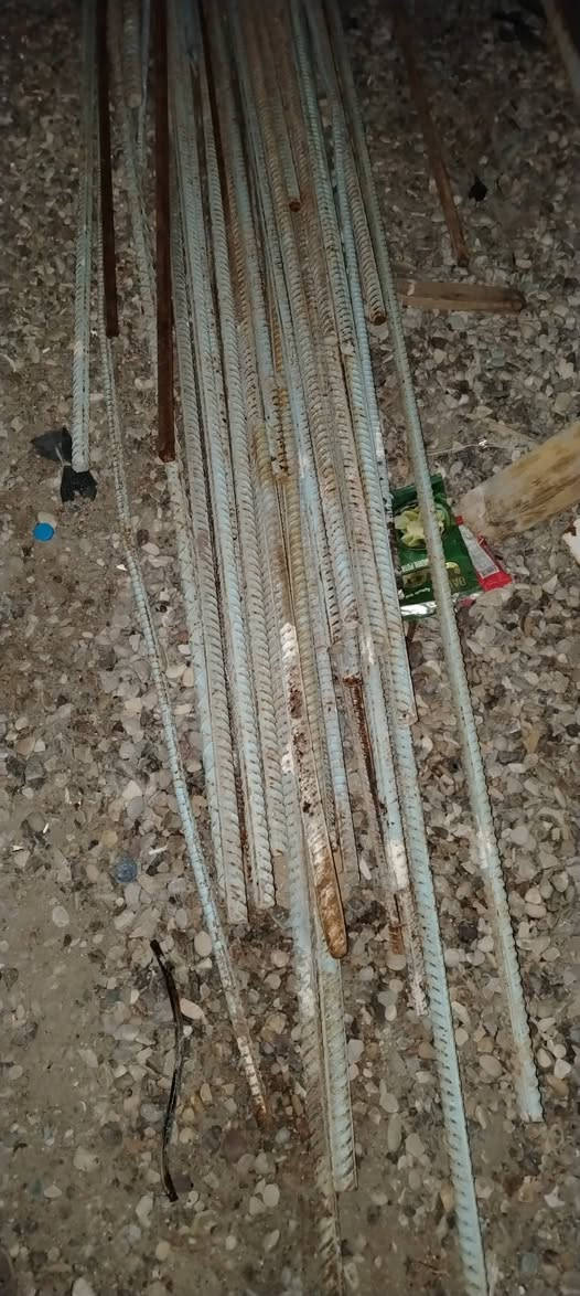 شيش أوكراني القديم..(1 انج) بية طول 9 متر عدد 4 تقريبا والباقي من 5متر وانت نازل.. المكان واسط 
للاتصال

***********
