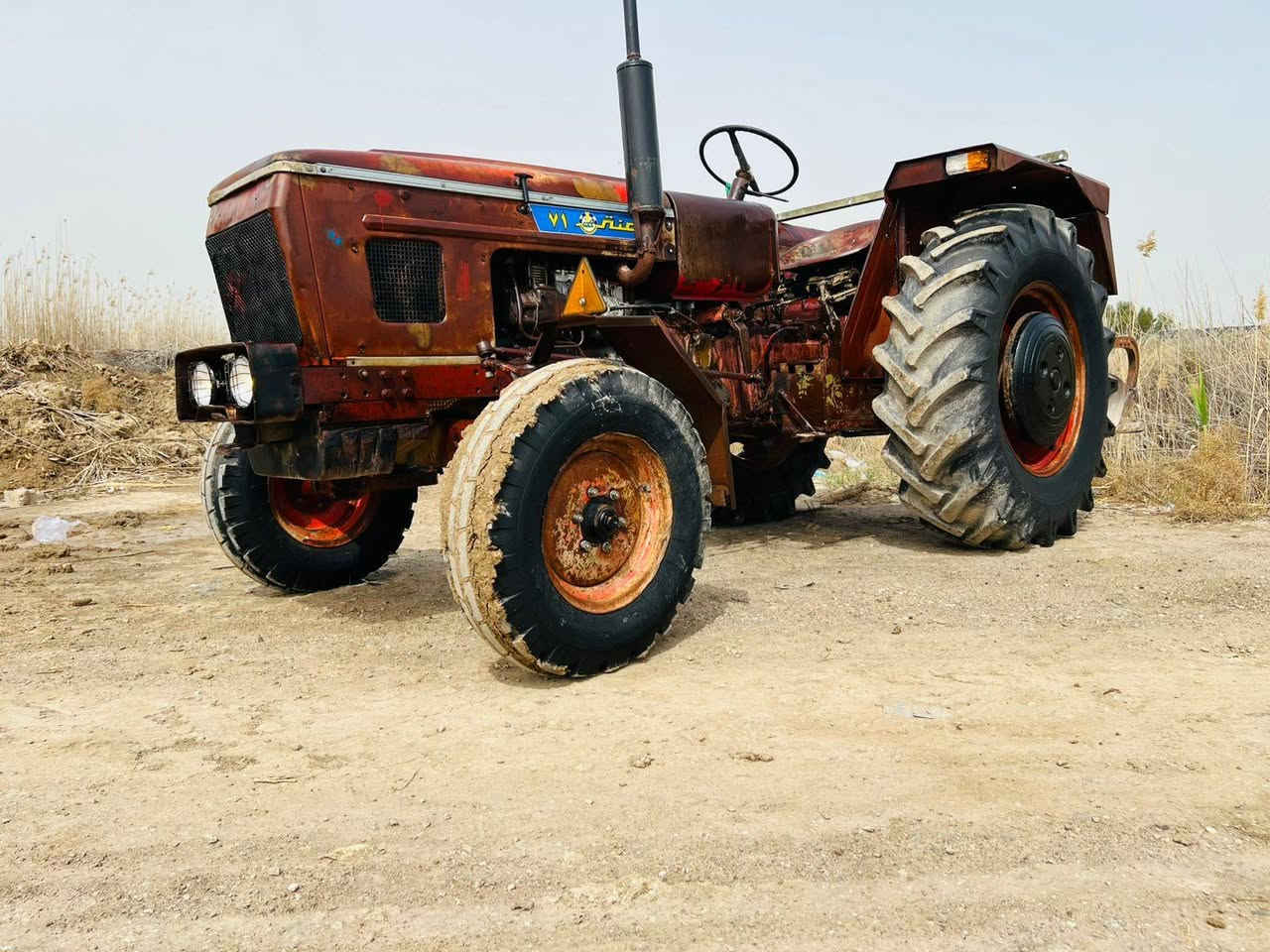 للبيع عنتر موديل 1988 مكينة ع وضع الشركة بلادية اي نقص ما بيه كير ومحرك واكسن وجهاز هودرليك مكفولات ثكالات امامي خلفي نكره سلف كهربائيات شغالة تخم تاير مكينة مال جناي اي نقص ما بيه خير من الله السعر ٤٦٠٠ المكان بابل قرب خط السريع جسر مشروع المسيب للأستفسار ***********
