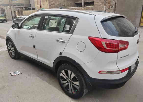 كيا سبورتج خليجي موديل 2014 فول مواصفات ١/١ 
السياره مكفوله من الصبغ والضربه والتبديل حتى الدعاميات بدون صبغ 

محرك دوش 2400 ما مفتوح كير ما مفتوح  تبريد ثلج تخم تاير جديد 
 كله السيارة ع وضع الشركه برغي ممفتوح. بيه

مواصفاتها. 

 بصمة 
بنوراما 
محرك 2400 دوش 
كشنات جلد 
كشن كهرباء 
 فول تحكم ستيرن جهتين 
 بردة صندوق خلفية 
كامره 
داخل رصاصي
حساس خلفي
 ويل 18
لايت لد 
بكلايت لد 
5 ويل كب 
مري شفط
  اشاير بالمري   
مخارج واكس يواس بي نضام ايكو 
نظام اي بي اس

رقم السياره بغداد مشروع وطني مكان السياره بغداد
للتواصل***********
