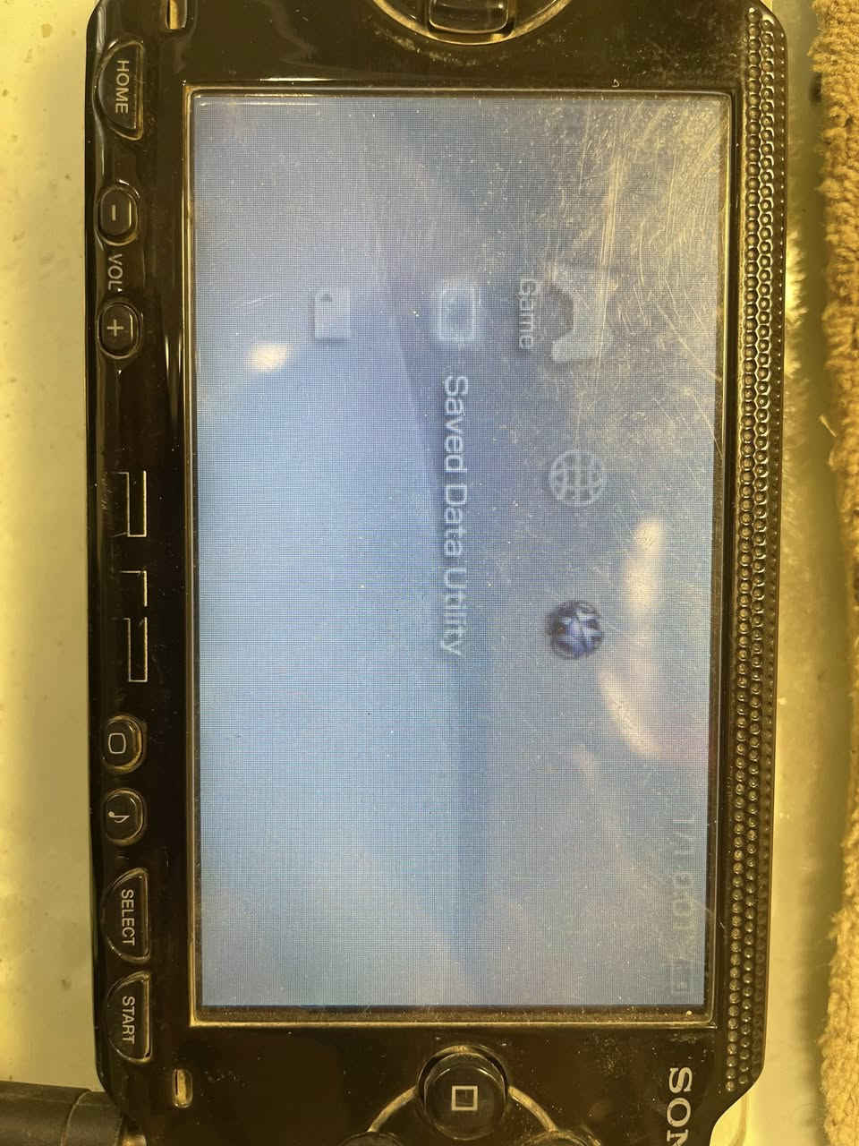 10 الاف على اول تم
شغال بس بيه الدكم مايشتغلن وبيه رام بدون محوله ابيعه فحم على وضعه 10 الاف


**إذا كنت صاحب هذا الإعلان وتريد حذفه لأي سبب، رجاءا أرسل رسالة إلى الدعم الفني**