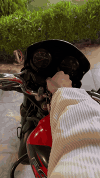 بوكسر 22 ممفتوحه
27 الف ماشيه ممشتغل دلفري بيها 
رقم انكليزي باسمي تحويل ثاني يوم
***********
سعرها مليونين عنوان بغداد
