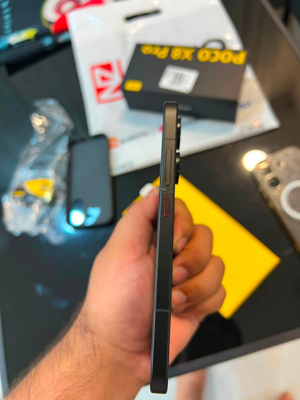 للبيع Poco X8 Pro – أسود – 8GB RAM / 256GB Storage
- اللون: أسود.
- الرام: 8 جيجابايت.
- الذاكرة الداخلية: 256 جيجابايت.
- مدة الاستخدام: 3 أشهر فقط.
- مع ضمان من الشركه صاله لمده 15 شهر
- البطارية: 100%.
- حالة الجهاز: ممتازة جدًا، نظيف ولا توجد أي مشاكل أو أعطال فقط خدش بسيط صفح بلفريم قرب زر الصوت.
- الشاشة: AMOLED CrystalRes مقاس 6.67 بوصة، دقة 1.5K، معدل تحديث 120Hz.
- المعالج: MediaTek Dimensity 8400-Ultra.
- الكاميرا الخلفية: 50 ميجابكسل مع مثبت بصري OIS + 8 ميجابكسل واسعة.
- الكاميرا الأمامية: 20 ميجابكسل.
- البطارية: 6500mAh.
- الشحن السريع: 100 واط.
- يدعم: 5G، NFC، بصمة داخل الشاشة، سماعات ستيريو، مقاومة الماء والغبار IP68.
- نظام التشغيل: HyperOS.

السعر: 440,000 دينار عراقي قابل للتفاوض بالمعقول.

سبب البيع: ظرف صحي.

للتواصل، مراسلتي على الخاص. او على الواتس اب ***********
