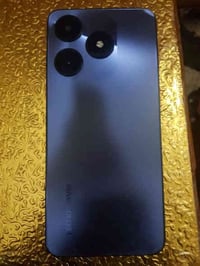 تكنو سبارك ١٠ • ١٢٨/٨ • مكسور بالظهر