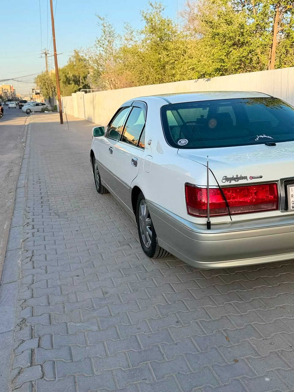 السلام عليكم 
كروان ملكه2000 قرار 48السياره كامله ربع مااذب عليه جاهزه من كلشي  بيع فقط  مداور ثاني يومً 
رقم بصره  دولي الجديد بسمي مشروع وطني هزه جديده تحويل ثاني يوم 
السياره كفاله من الكص ونقل جثه والضربه 
تحويرت نجف تبريد ثلج 
حداديه جاهزه 
محجل خضراوي كشنات كهربائي 
المواصفات:      السعر.   (148)
3 دكم  ارايل خلفي امامي 
برده خلفيه كامره خلفيه
مري هيتر شفط 
ديفور الجبير ستيرن كهربائي 
شاصي 175
وبيه هواي موصفات ما ذاكرهن
ويل نجمه حجم 16نفطي اصلي تخم تاير 
( مكاني نجف *********** )
