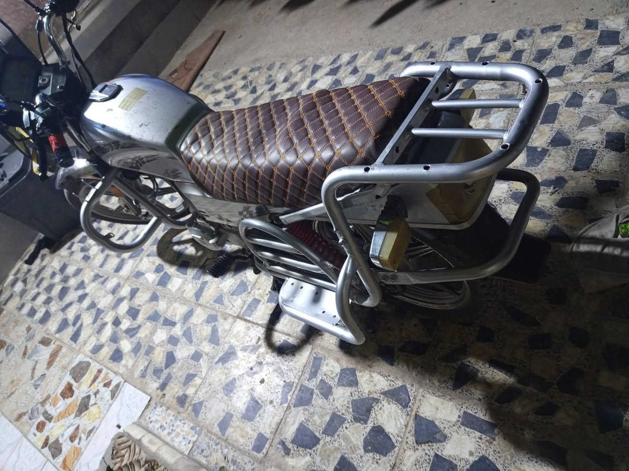 دراجه للبيع فيوم موديل 2020 اوراق اصوليه 
السعر 650وبيه مجال 
***********
***********
