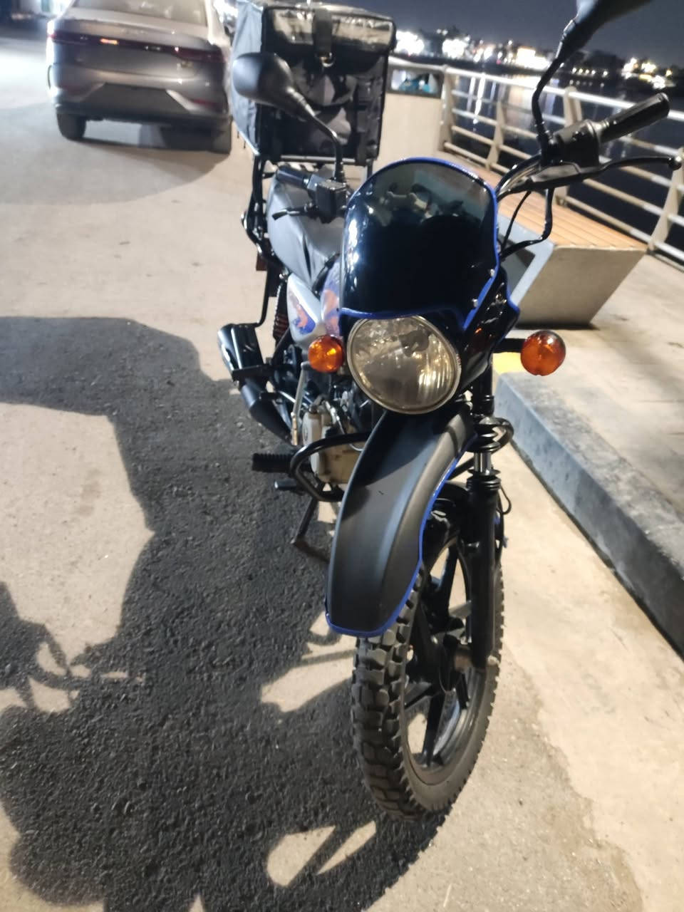 دراجة بوكسر مرقم لوحات انكليزي بأسمي موديل 21 نازلة بال23 مكينة خرسة لا تنقيص ولا تبخير تراي وين ما تريد مدوشمه كشن طبي+زنون سعرها 1900 متوازي عل بيعتها مكاني بغداد الكريعات ***********
