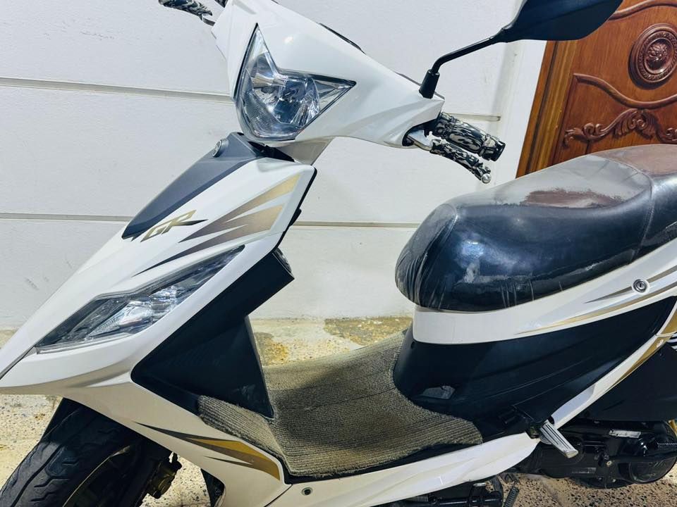 السلام عليكم سايم نحله موديل 22اوراقه كامله ومكمرك شرط النظافه مامدوده علي سبانه السعر مليون و300وبي مجال الشراي يتصل على رقم ***********
