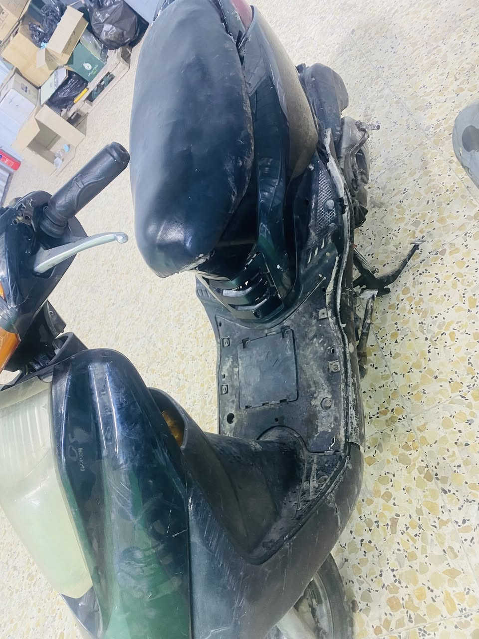 بريز للبيع تشتغل هندر ، سلف عاطل  . تاير جديد مكينه شلعه ومعدل  ، الكهربائيات دخلت طسه وطفن ، السعر 300
***********
