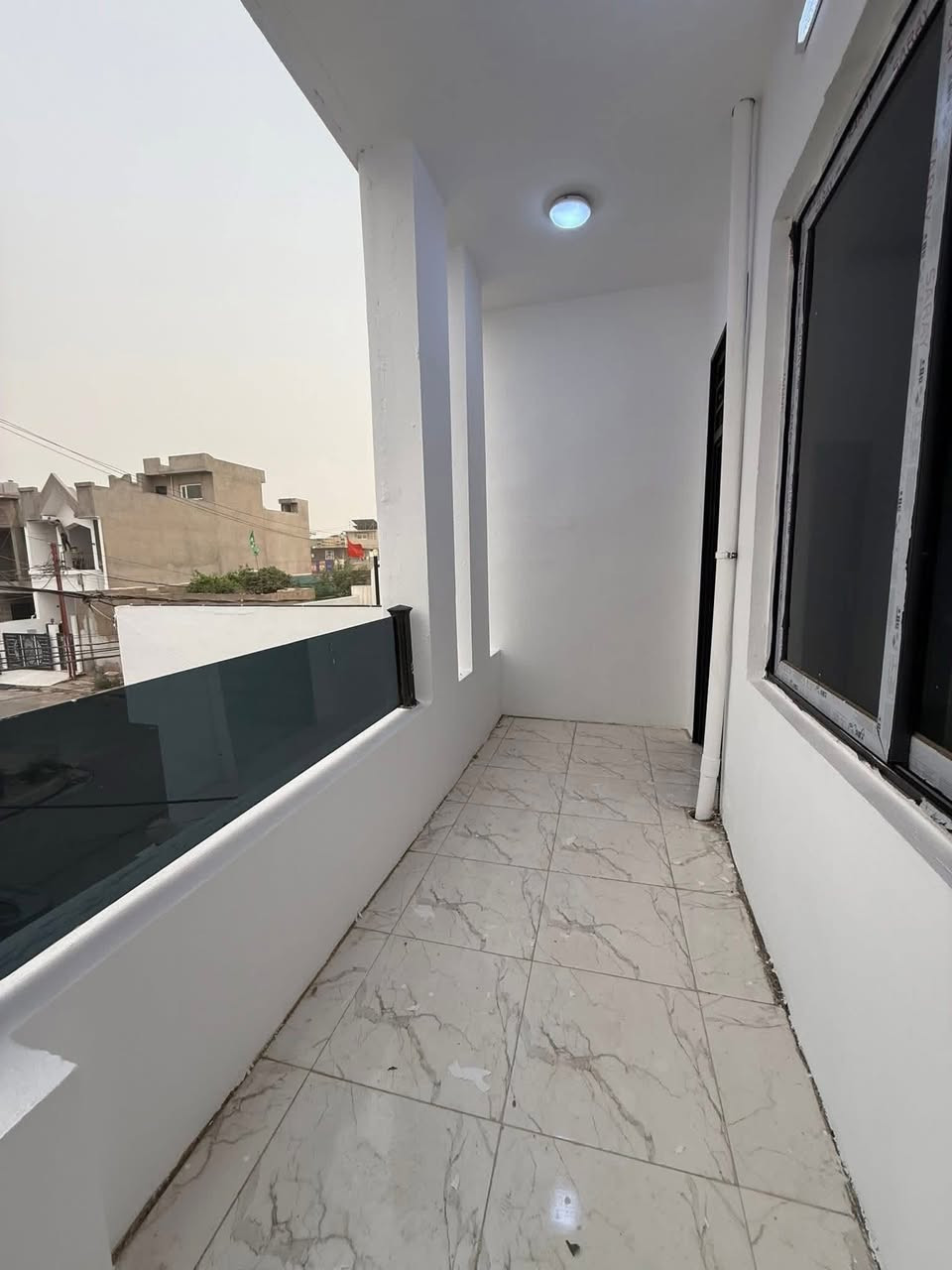 🏡 #دارللبيع طابق ونص طابو ملك صرف بناء حديث 

       نضام دكت سقف مغربي  واجهة فلين وحجر 

🧱 المساحة  دار ( 100 ) متر 

 🧱#واجهة:  5 متر 

 🧱#العمق:  20 متر  

♦️العنوان / كركوك الحرية قرب جامع التقوى ومأكولات فلافيلو 

تفاصيل الدار 🏘

🏡الطابق الأول 

 - استقبال
 - غرفة نوم 
 - مطبخ 
 - صحيات 
 - درج خارجي 
 - كراج سيارة

🏡الطابق الثاني 

- غرفة نوم 
- صحيات 

☎️ للإستفسار يرجى الاتصال 
بالأرقام الموبايلات الواردة أدناه

*********** متوفر واتساب

📍او زوروا مكتبنا مكتب الصًرح للعقار 
    في القادسية الثانيه قرب مثلجات سارا
