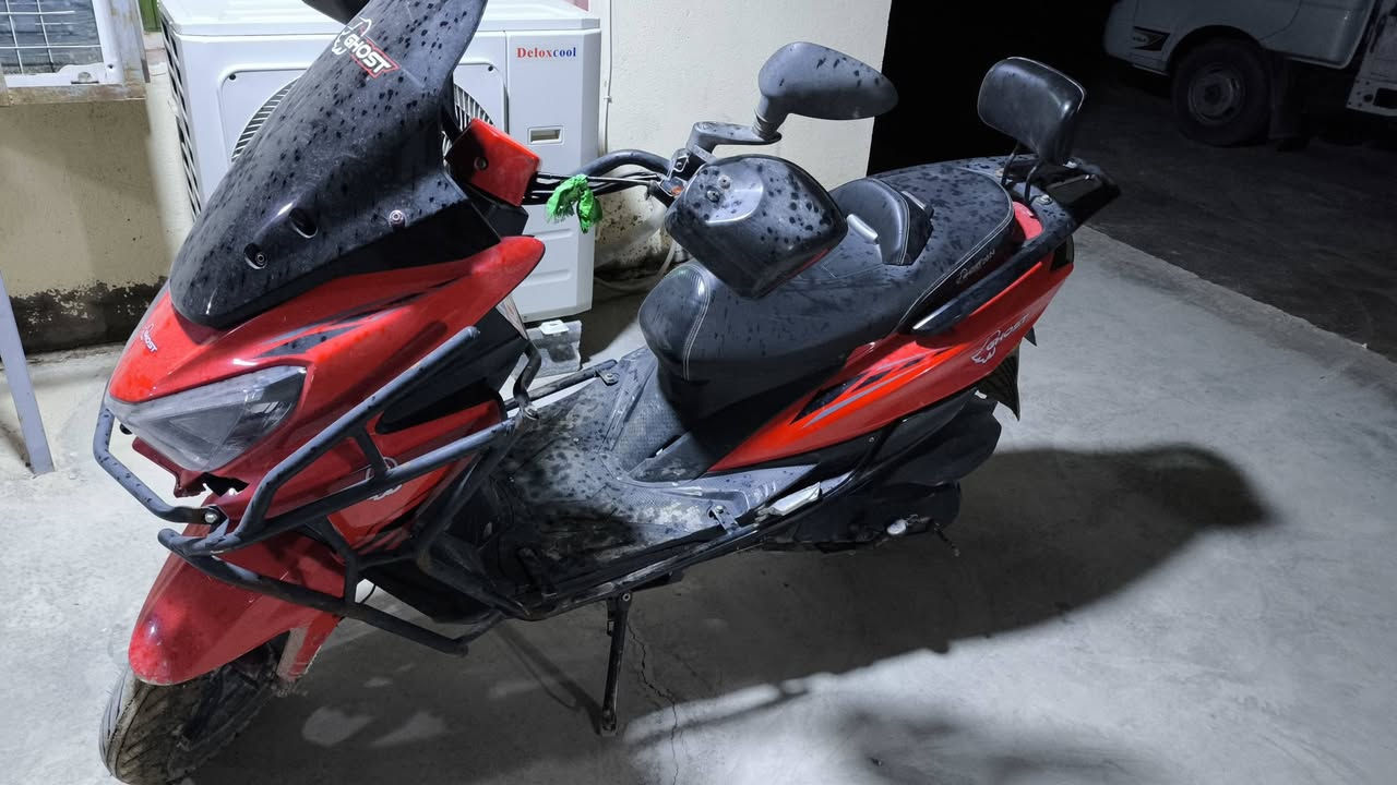 السلام عليكم 
دراجة اوتماتيك من شركة جوست موديل ٢٠٢٤
نضافة فول برغي ممفتوح بيهة 
الدراجه مكينه خير من الله وبيهة شلعه حلوة 
الدراجة كلشي شغال بيهة اي عطل مابيه 
السعر 700  وبيها مجال الشراي يتواصل وياي واتساب ***********
