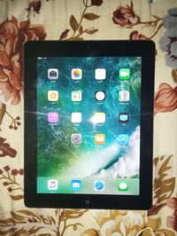 ايباد ابل • ١٦ جيجا • نضيف