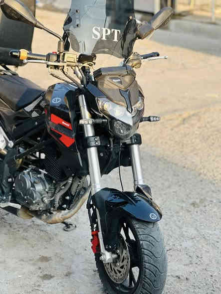 السلام عليكم دراجة بنلي 135 سيسي دراجة جديدة رمبة اني ماخذهة وعلى ايدي مرقم اربيل سنوية وكلشي جاهز دراجة عارضهة للبيع ماشية 5000 حقيقي الدراجة العنوان بغداد شعله السعر ثلاث ملايين ونص وقابل للتفاوض رقم الهاتف ***********
