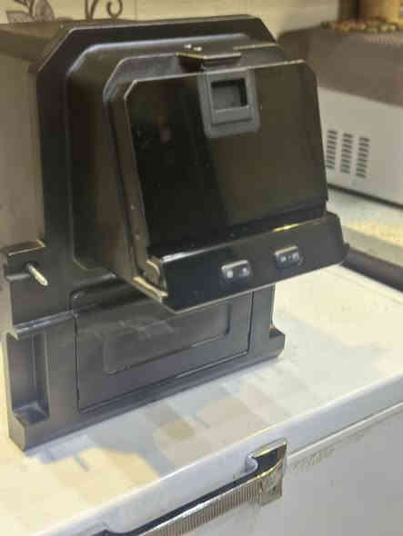 ثلاجه مرسيدس S class اصلي يرهم موديل 2003الى2013 جديد سعر 700$ رقم ***********
