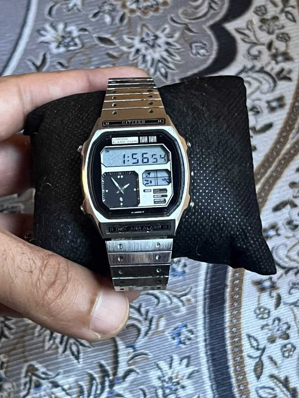 السلام عليكم
ستزن ياباني اصلي 

نوادر 

كوازتز 

نظافه ممتازه 

منبه 

السعر ١١٠$ 

وبيه مجال 

يوجد توصيل


**إذا كنت صاحب هذا الإعلان وتريد حذفه لأي سبب، رجاءا أرسل رسالة إلى الدعم الفني**