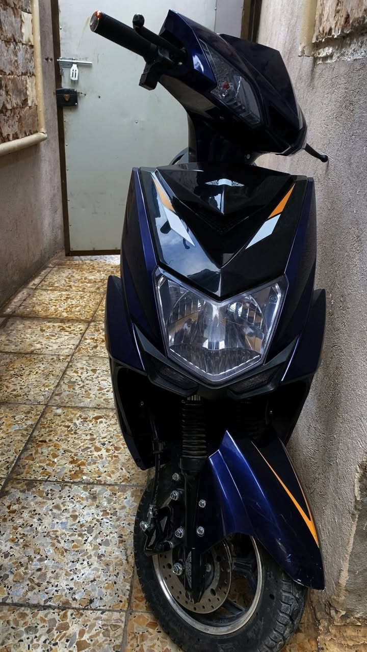 السلام عليكم دراجه شحن للبيع نوع وحش ال MTR  ربي يشهد دراجه خير من الله موديل 2025 طلعتهه شهر ال ٧ من المعرض  ابلاد من التاير للتاير جيب ١٠ فيتريه وتعال سبب البيع محتاج السعر 825 وبيهه مجال حك الجيه 
العنوان /شهداء البياع 
للتواصل / *********** وبي واتساب .
