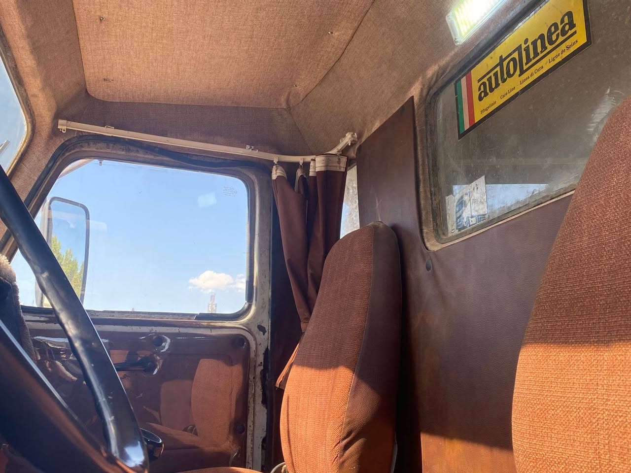 السلام عليكم سكانيا للبيع موديل 79 رقم الهاتف***********
***********
