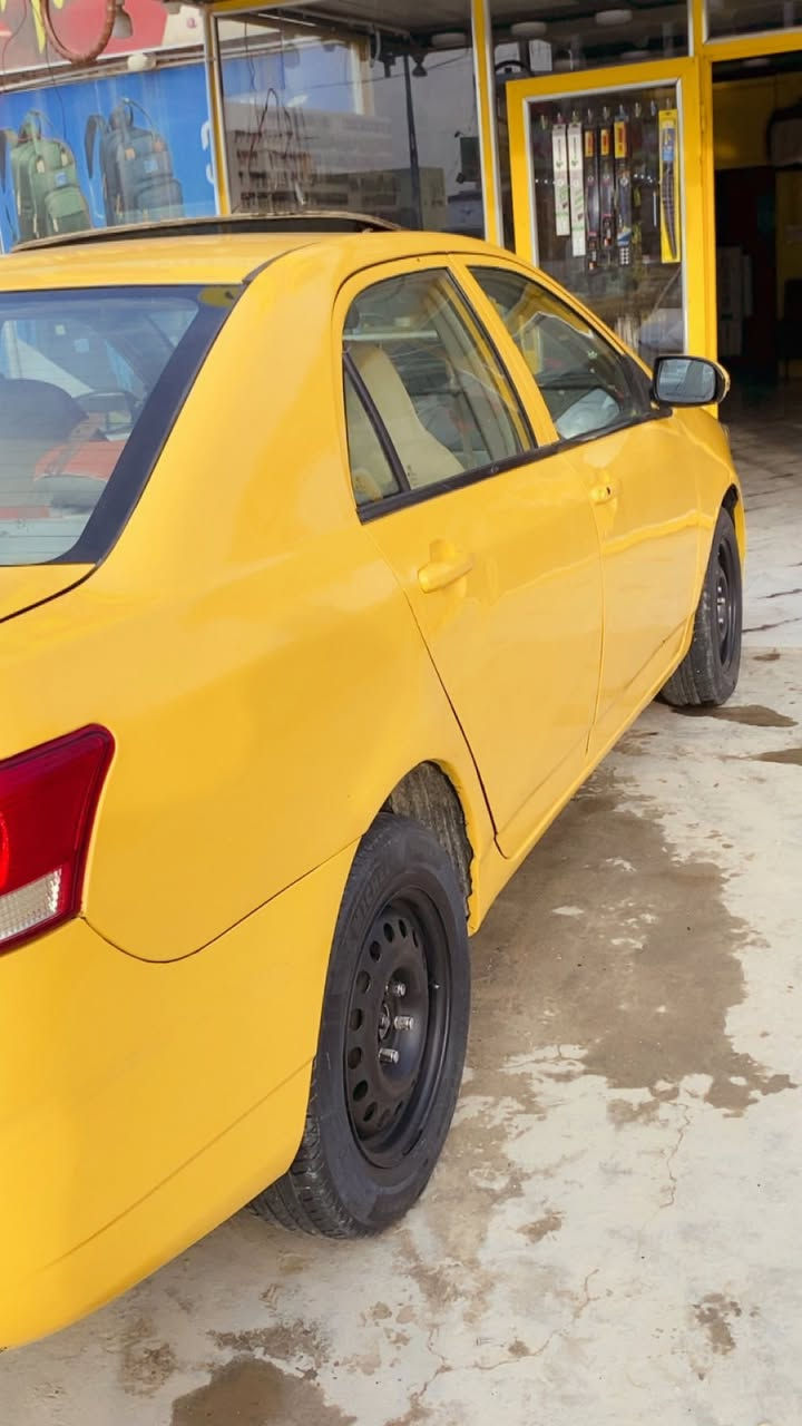 السلام عليكم بيوايدي جي ثري موديل ١٣ گير ومكينه كورلا نحله اوتماتيك تنسه صرف رقم بغداد تحويل مباشر ٤٦ وبيهااا مجال 
مكان بابل جزائر 

رقم الهاتف ***********
