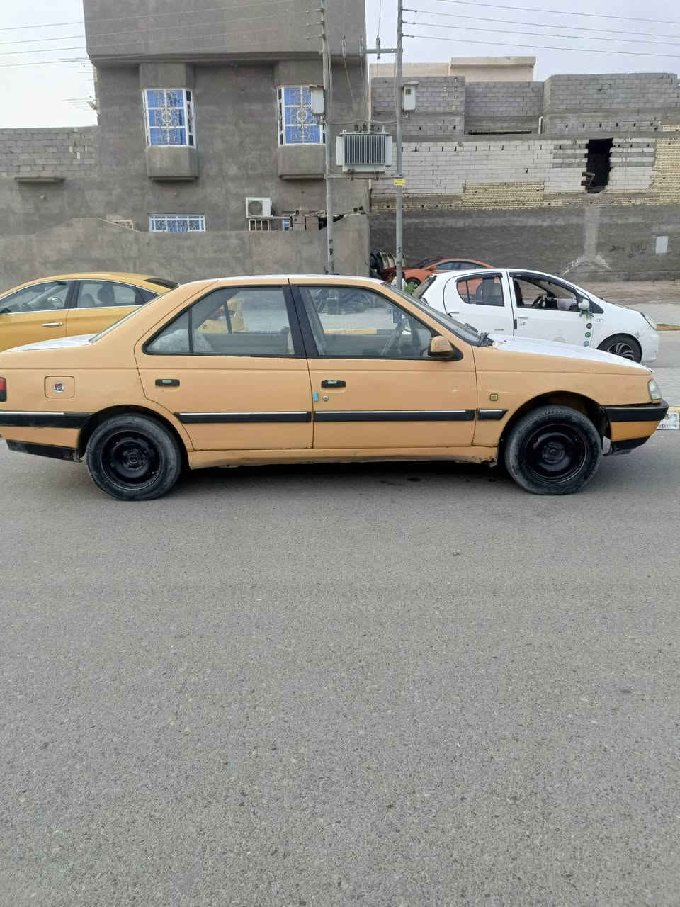 سلام وعليكم سياره حلو نضيفه البيع جاهزه ***********
