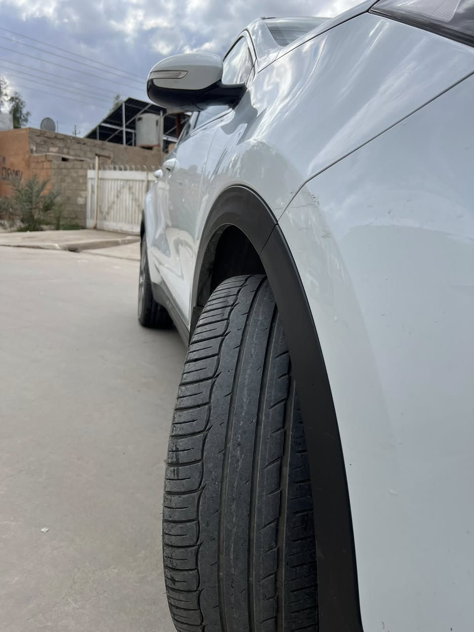 كيا سبورتج ٢٠١٧ نظافه مثل ما موضح امامكم مال بيت مو جمباز   مكينه شرط كل شيء بيها اصولي وعال العال 

سنويه دفتر بانزين رقم شمالي  سليمانيه 

انظمه القياده ثلاث سبورت و ايكو وعادي 

محرك 4 سلندر سعة 2.0 لتر
 • قوة تقريباً 155–160 حصان
 • عزم دوران حوالي 192 نيوتن.م
 • ناقل حركة أوتوماتيك 6 سرعات
 • دفع أمامي (FWD) — وبعض الفئات دفع رباعي (AWD
***********
سعر ١٨٠ وبيها مجال اخوان شيء بسيط❤️
