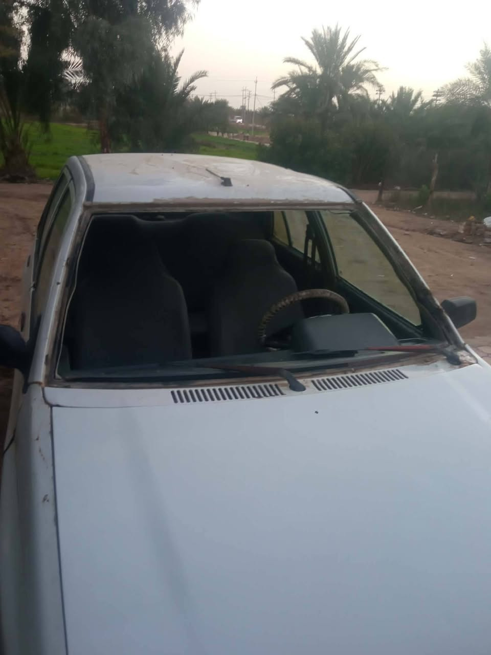 السلام عليكم سيارة سايبه للبيع مديل 2010 السياره عوزه جامه والرنكات عاطلات لان جانت متروكه السعر 23 وبيها مجال  الاتصال على الرقم *********** مكاني النجف المناذرة
