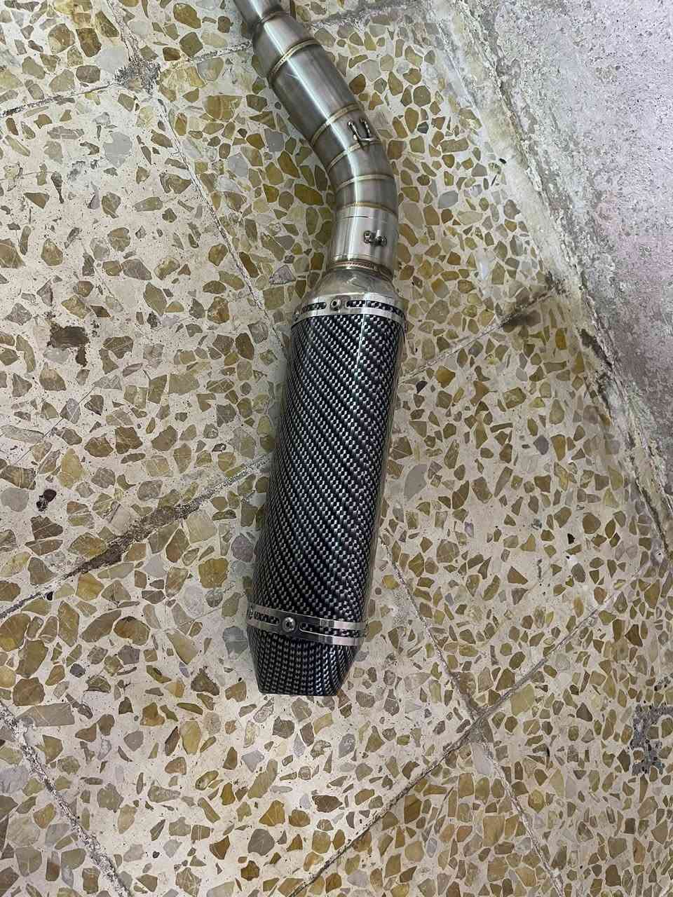 ***********
