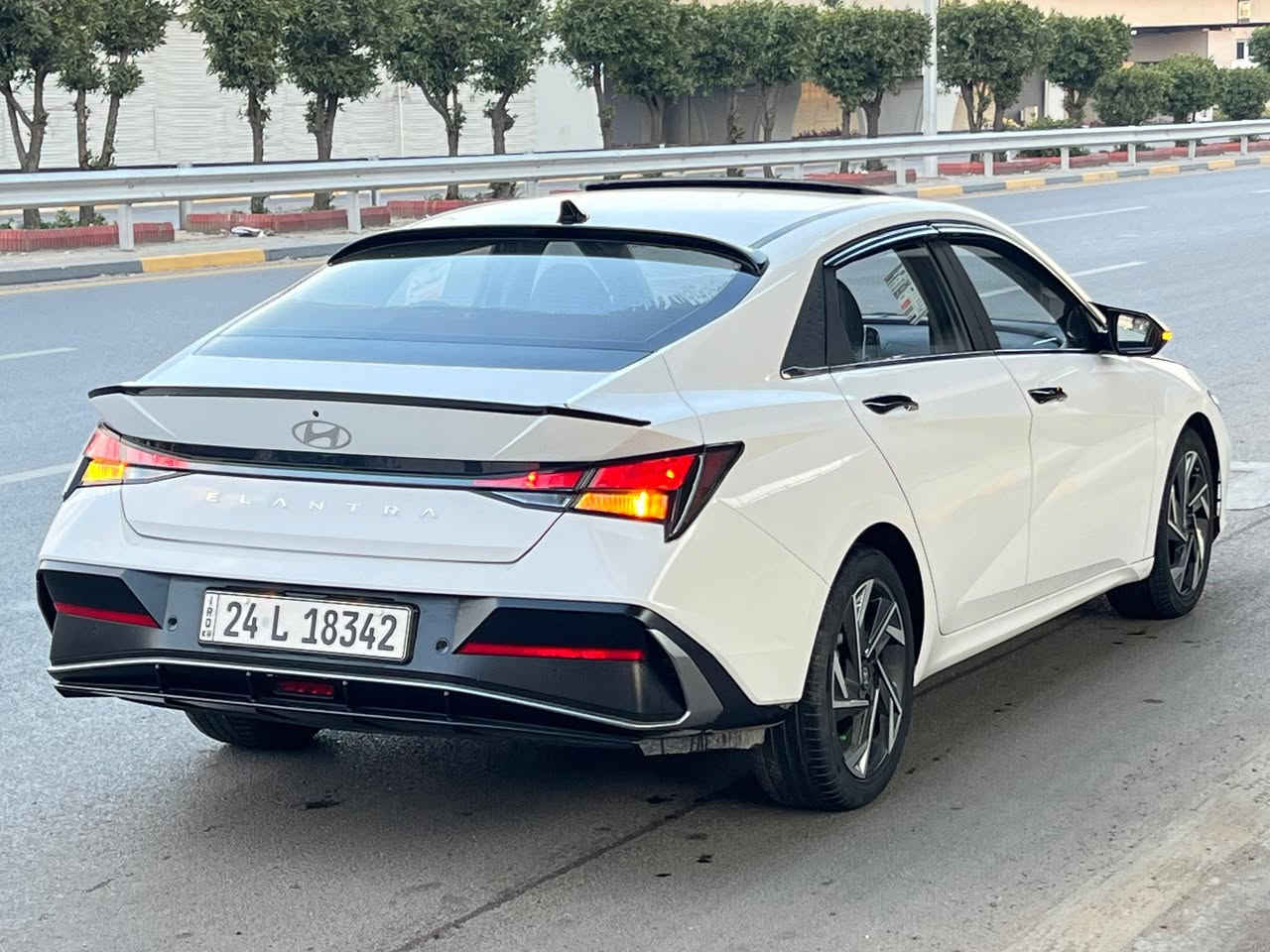 السلام عليكم
النترا 2024شكل ال2025
رقم وهزه جديد كفاله وكاله 
فول ١/١ داخل مشمشي جلد  
شاشه دجيتل 
فتحه 
بصمه 
لدا حاجب 
مكاني بغداد شارع مطار المثنى جوه جسر ١٤ رمضان. 
سعر //١٤٦ورقه 
***********وتساب.  
***********
