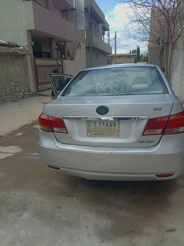 byd  2013 سە نە ویپلاستیک مەکینەو گیڕی کراوە بە سە نی زۆر پاکە سە یارە کە لیدراوی نییە فوول مواسە فاتەسڵایتە تە بریدە سە یارەیە کی بێ مە سرە فە سیعر 35 مە عامەلە ژ.م *********** هە ڵە بجە ی تازە السليمانية, العراق
