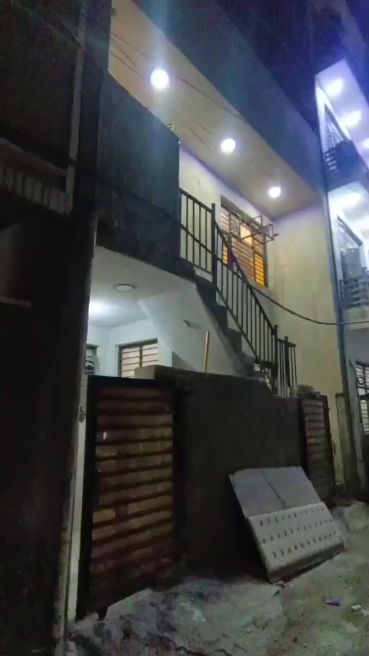 السلام عليكم
بيت 50 للبيع بالوزيرية داخل قيصرية خلف حديقة الام مباشرة طابقين شقتين معزولات درج خارجي للاستفسار
‏‪***********‬‏ او ***********
