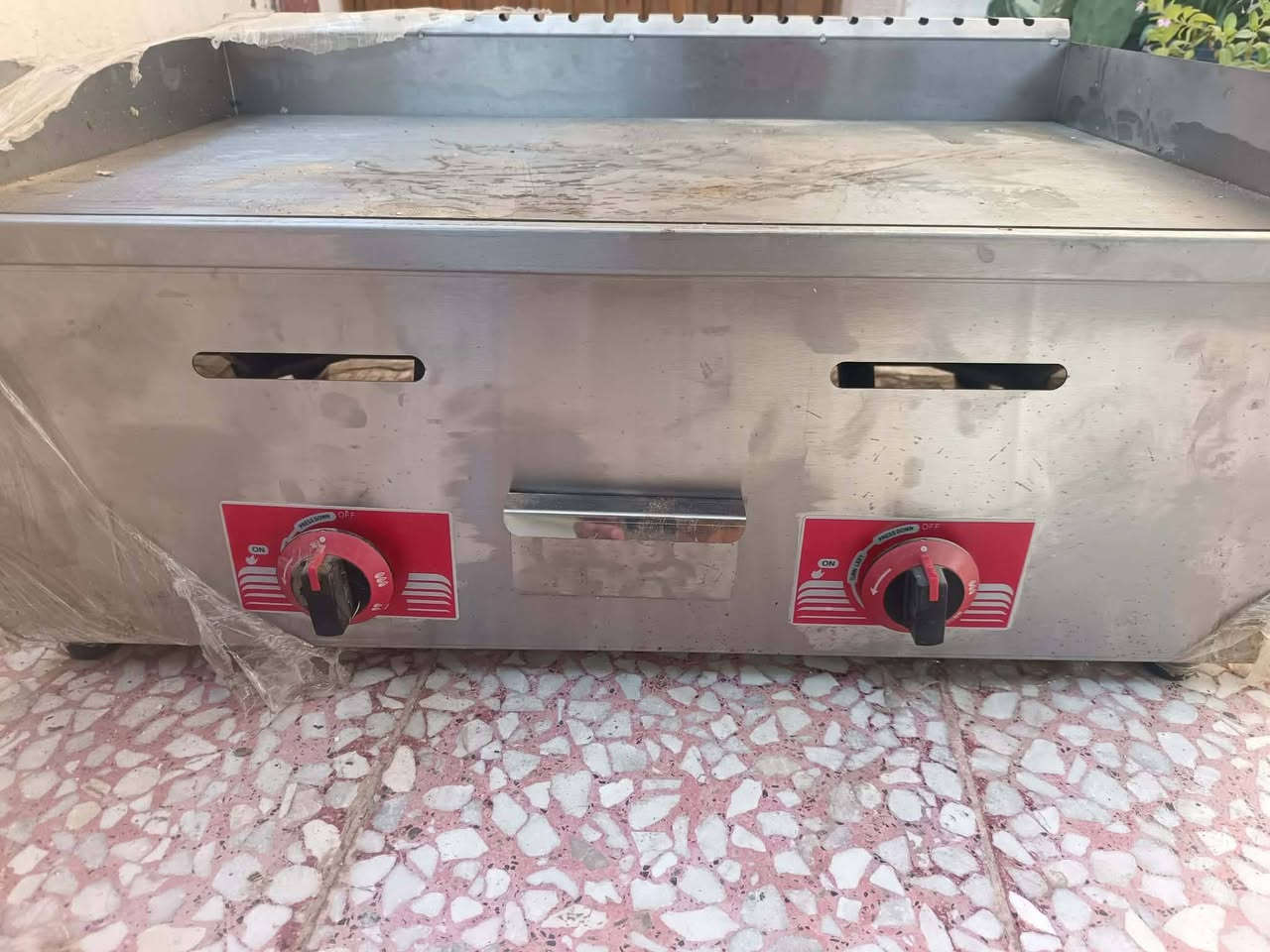 غراض مطعم للبيع مستعمل اخو الجديد للاستفسار الاتصال ع الرقم
***********
