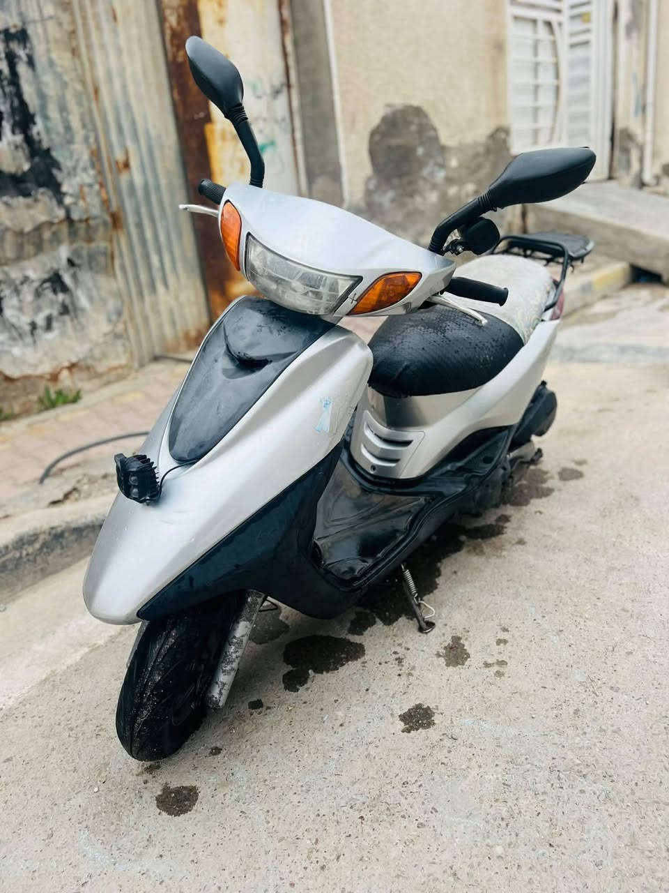 تفاصيل بل مقطع بس كبرت تعبانه فاقط دراجه وين ما عجبك طلع بيه وراقه ضايعه سوي مكتبه اني وياك كفلك من سرقه شراي يخابر *********** السعر 550
