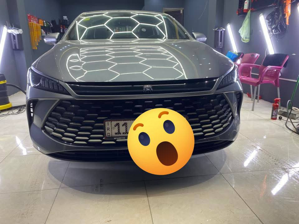 كن بلاص  لو رصاصي مرقم بغداد ومكفوله كفاله عامه ماشيه     مدوشمه   ومعربه  وجميع البرامج منصبه   
السياره وضع الشركه  وكل غراضه كامله  السعر   18400 بيه مجال جدآ قليل  ***********
