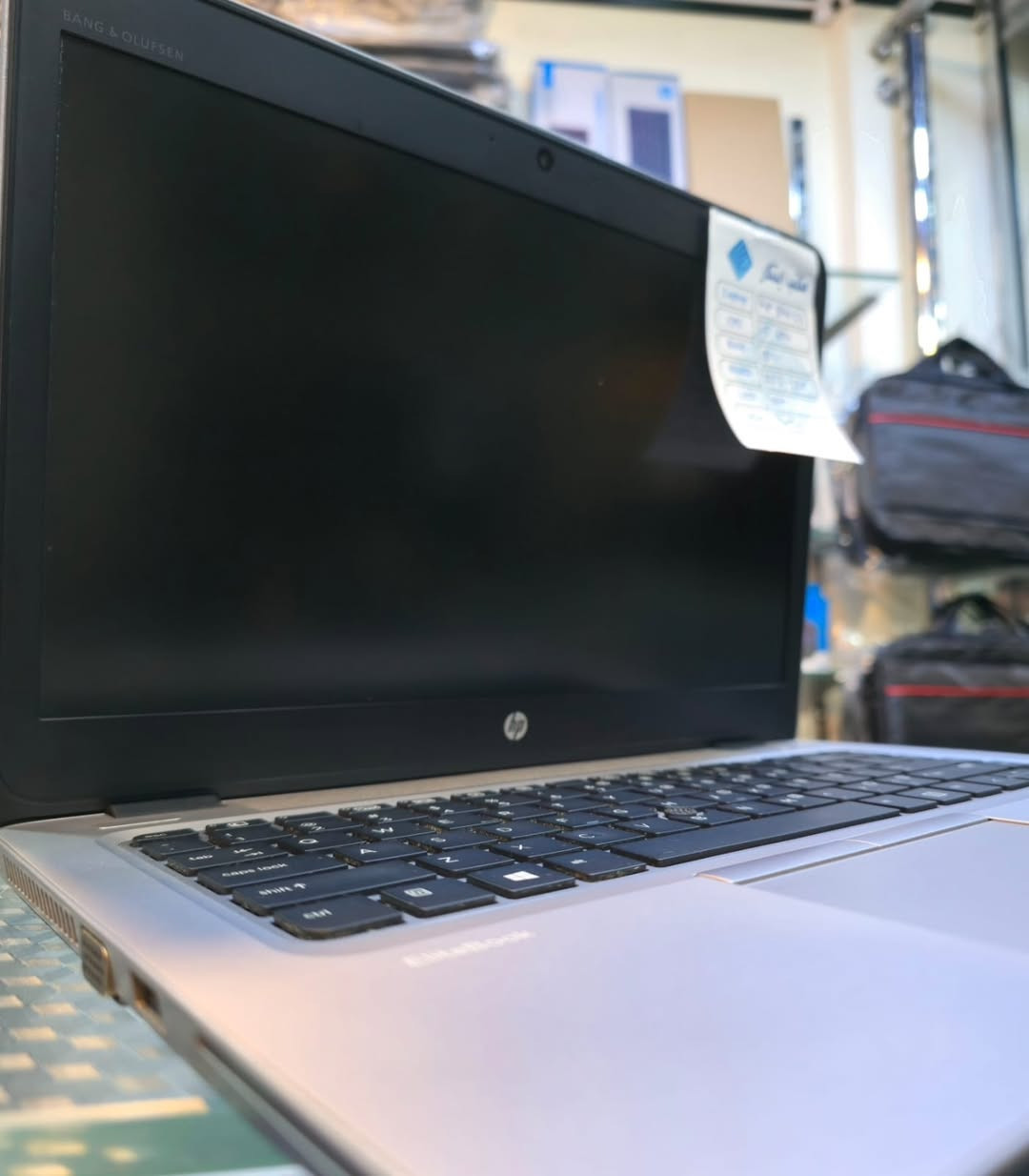 hp ELITEBOOK 840 G3
CPU : i5 6th
RAM : 8G
HARD : 256ssd
SCREEN : 14"
GPU : intel
الملحقات : 
شاحنة اصلية + حقيبة و ماوس
العنوان :
 موصل - المجموعة الثقافية ـ قرب نفق الجامعة - مجمع الغانم
للتواصل : 
***********
***********
