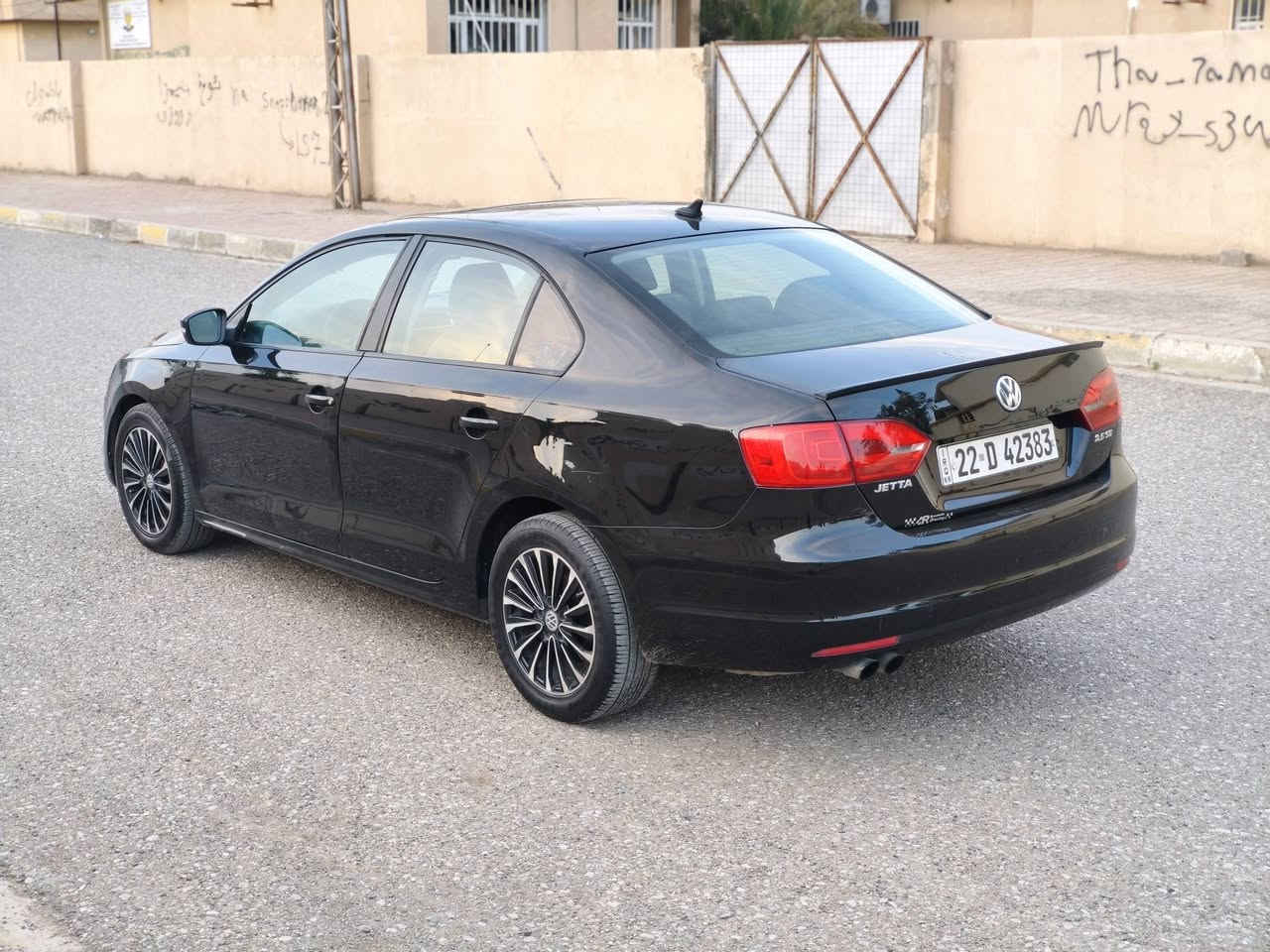 جيتا 2011 مواصفات se فتحة سلايت كشنات جلد وتدفئة محرك 2,5 خمسة سلندر بيها ثلاث قطع صبغ بدون دواخل سعر 96 وبيها مجال ***********..مكان كركوك الحرية...
