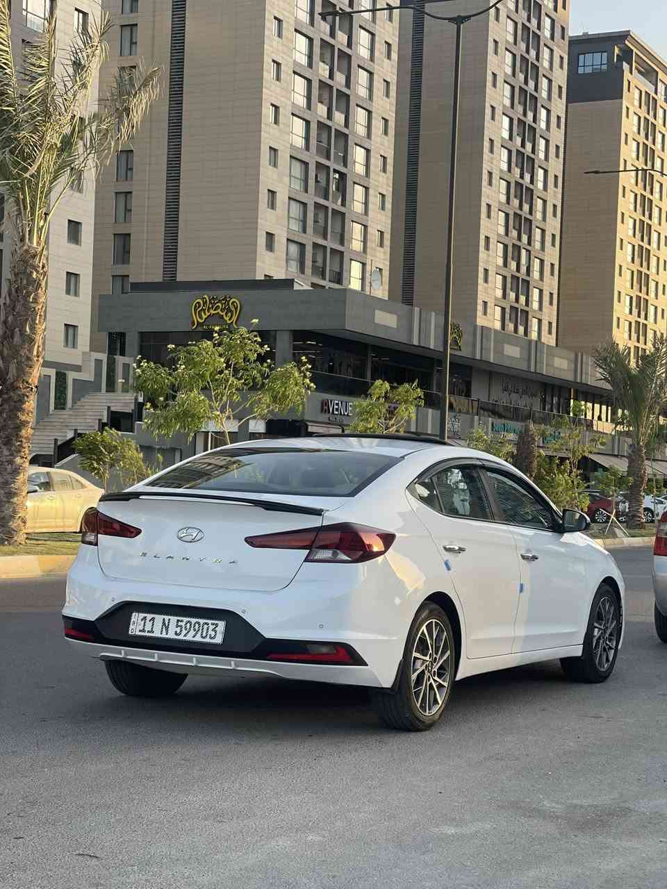 سلام عليكم عند النترا للبيع موديل 2020   فول سياره ماشي 160  الف حقيقي بيها بنيد مبدل اصلي نفس لون بدون اي دواخل   كير محرك كله بلاد  حلو  كلش سياره متصرف عليه  ورقم بغداد بسمي  ومكان هم بغداد  الكرخ  رقم جهازي ***********  وخابر بيك خير وتدلل
