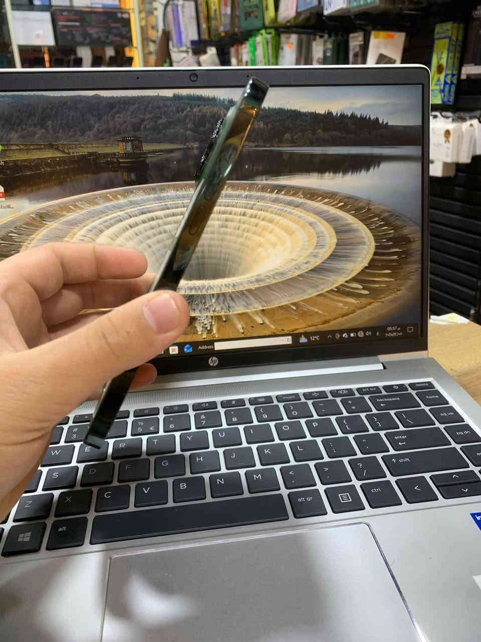 السلام عليكم
ايفون 13برو ماكس 

باتري. 86%

ذاكره 128

جهاز شرط

ضد المي

كبس هوا

السعر 575 وبي مجال حك جيتك

العنوان موصل حي الانتصار 

الشراي خاص او اتصال 

***********

***********
