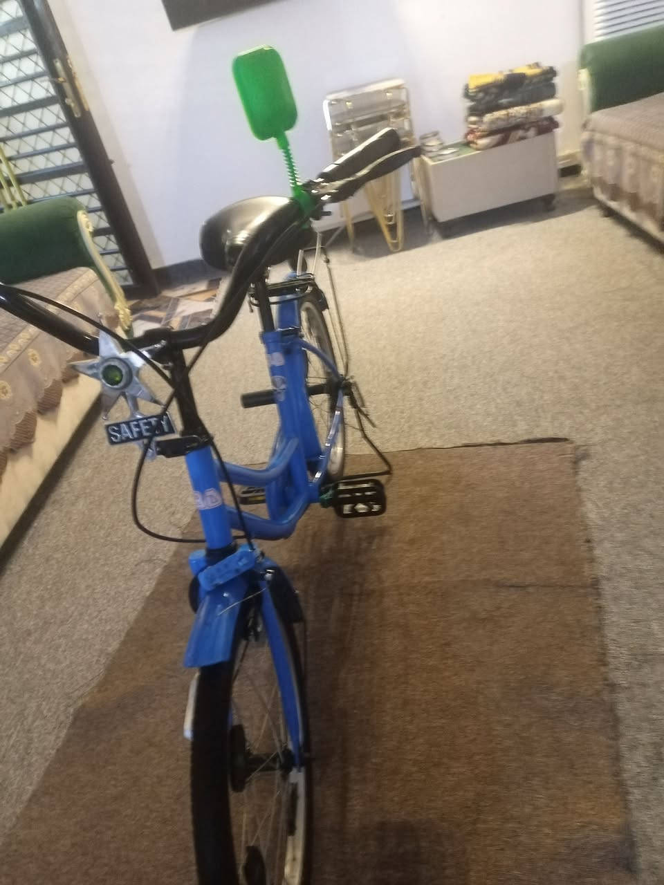 بسكل البيع السعر152و بي مجال بطه حجم عشرين الموقع  حي البعث شارع ستين رقم  الهاتف ***********
